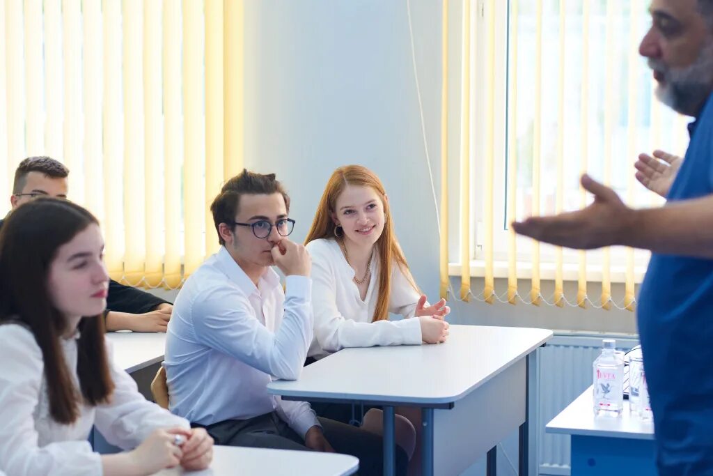 Уроки бизнесмены. Менеджер по продажам. Бизнесмен. Профессия бизнесмен. Школа предпринимателя.