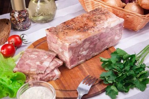 Домашнее прессованное мясо из свинины