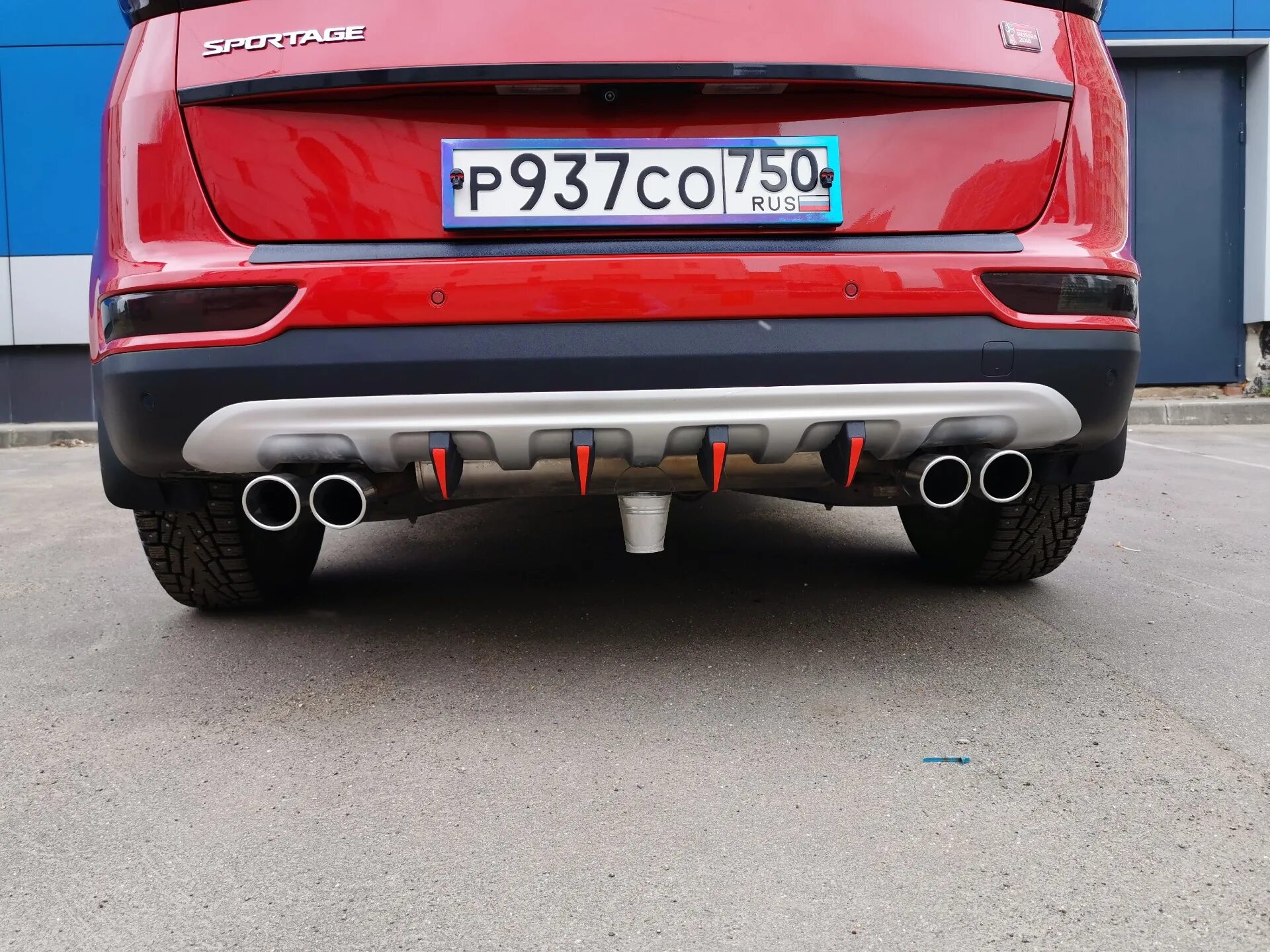 Задний диффузор. Kia sportage 4 выхлоп. выхлоп kia sportage 2. двойной выхлоп kia sportage 4. диффузор заднего бампера kia sportage 4.