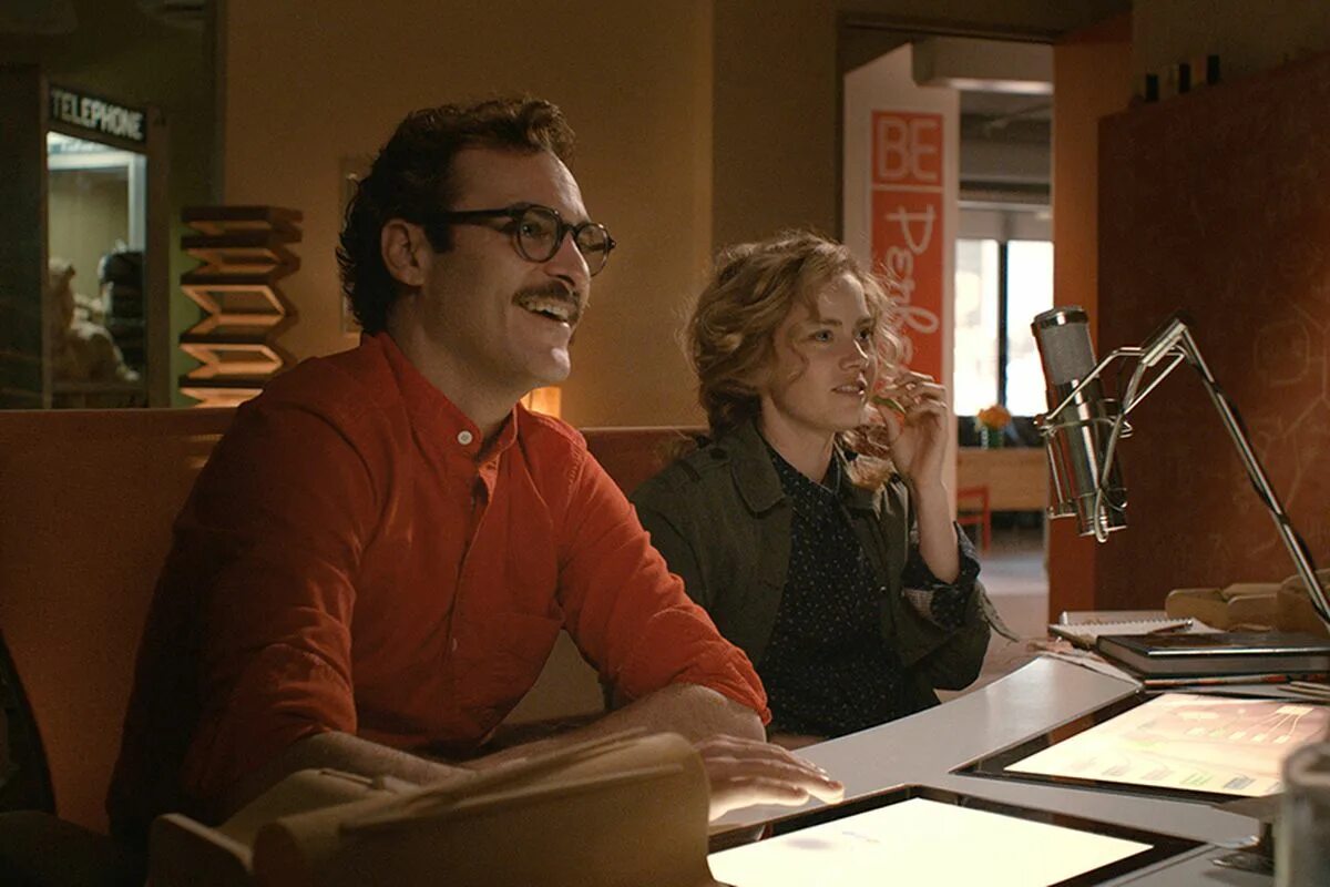 Хоакин феникс она 2013. Она и на. Фильм она 2013 хоакин феникс. Она и на. Она фильм хоакин феникс.