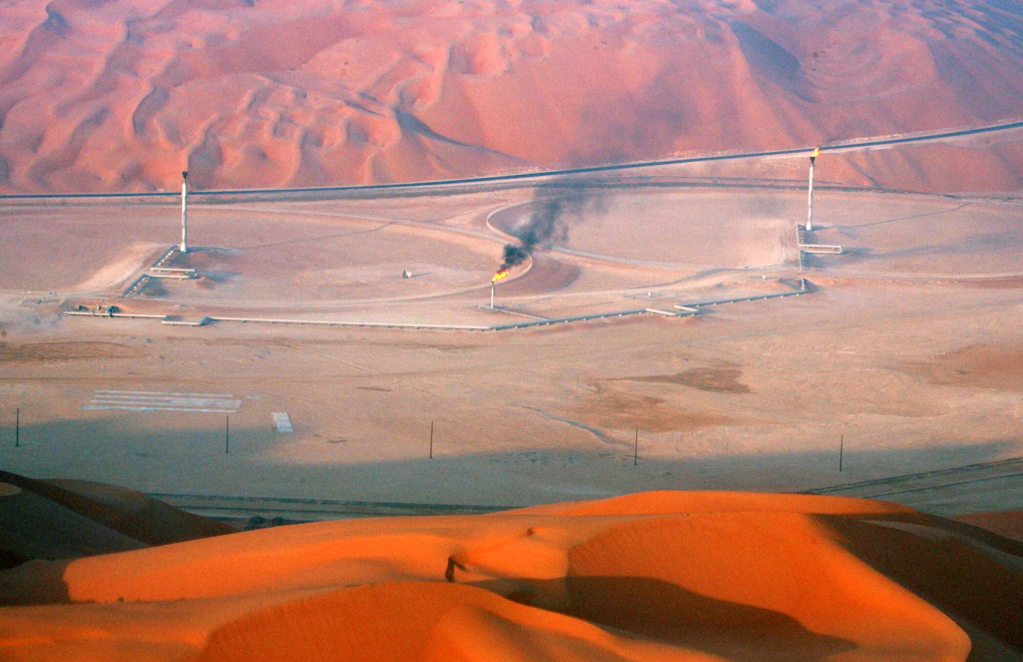 Саудовская Аравия море. Саудовская Аравия природа. Аравия пустыня нефть. Добыча нефти в Саудовской Аравии. География саудовской аравии