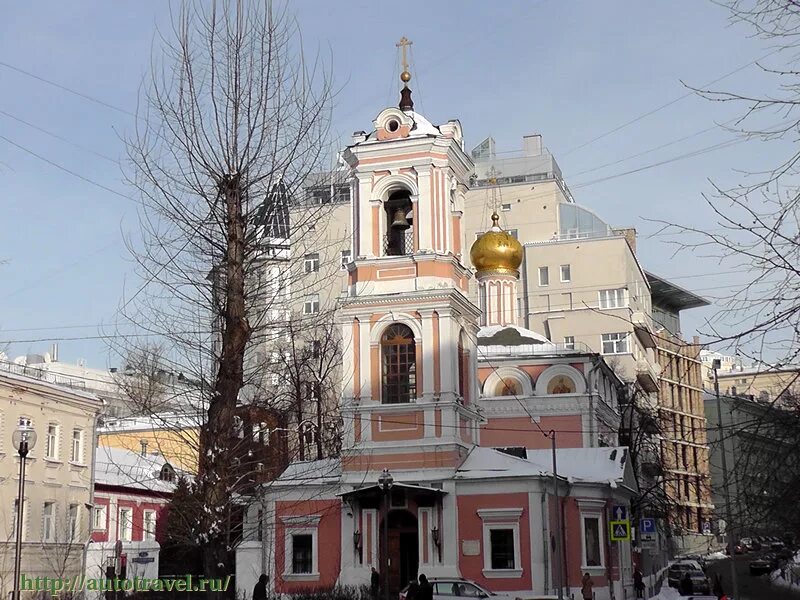 Воскресения словущего на успенском вражке москва. Храм Воскресения Словущего на Успенском Вражке в Москве. Брюсов переулок храм Спиридона Тримифунтского. Брюсов переулок храм Воскресения Словущего.