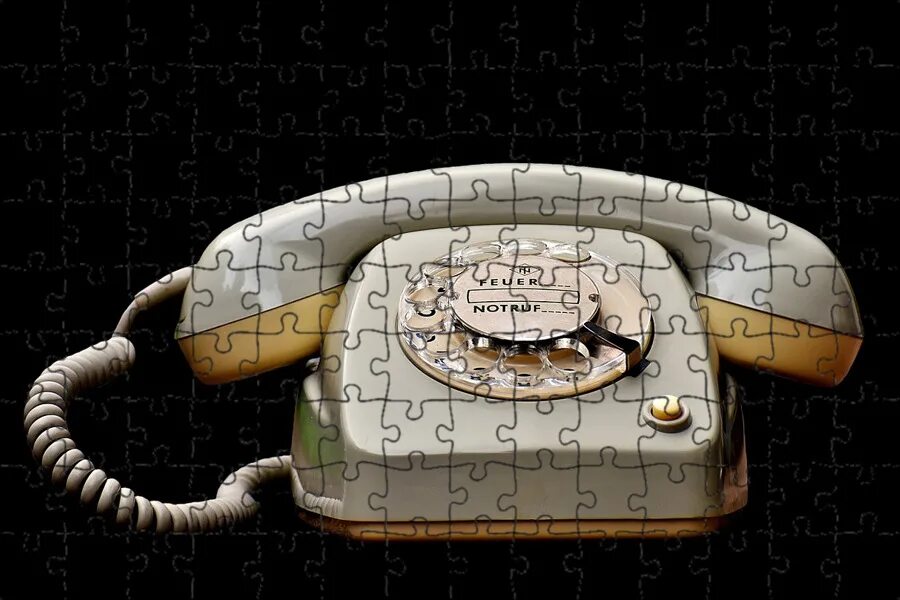 Телефон 70 90 90. Старый телефон. Телефон 70-х. Классический телефон. Трубка телефона.