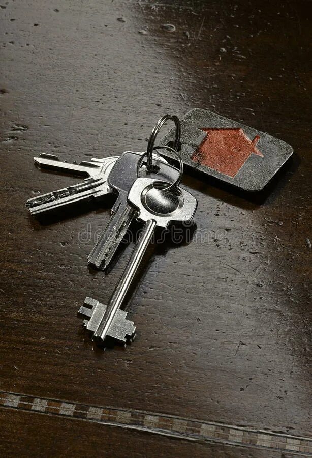 My keys on the table