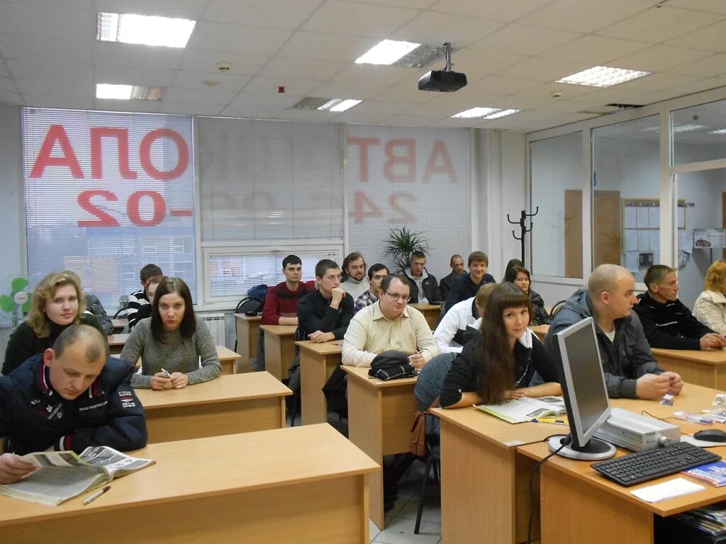 Экзамен в автошколе. Сдача экзамена в автошколе. Экзамен в автошколе практика. Экзамены в ГИБДД автошкола Киров. Сдам экзамен екатеринбург