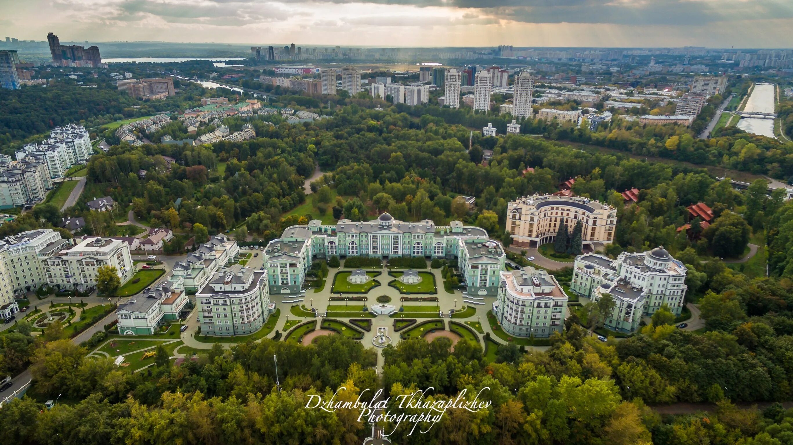 Купить квартиру в северном тушино. Покровское-Глебово жилой комплекс. Покровское-Стрешнево ЖК Покровский берег. Покровское Глебово парк. Береговая улица Покровское Стрешнево.