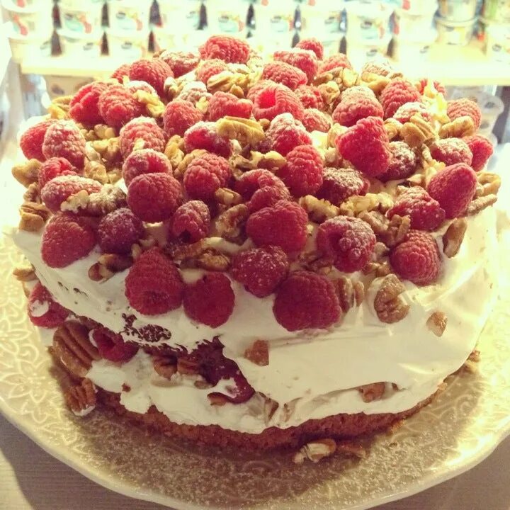 Конверсейшн торты. Loving cake. Loving cake. I love cake на патриарших. Кафе i love cake москва.