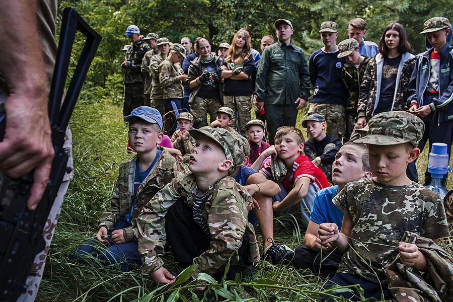 Дети орд. Украинские дети фашисты. Нацисты в Украине детский лагерь. Детский лагерь фашистов на Украине. Дети нацисты на Украине.