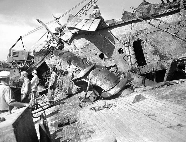 Перл харбор налет японцев. Перл харбор хроника. Нападение на пёрл-харбор 1941. Перл-харбор война на тихом океане. Вторая мировая война япония перл харбор.