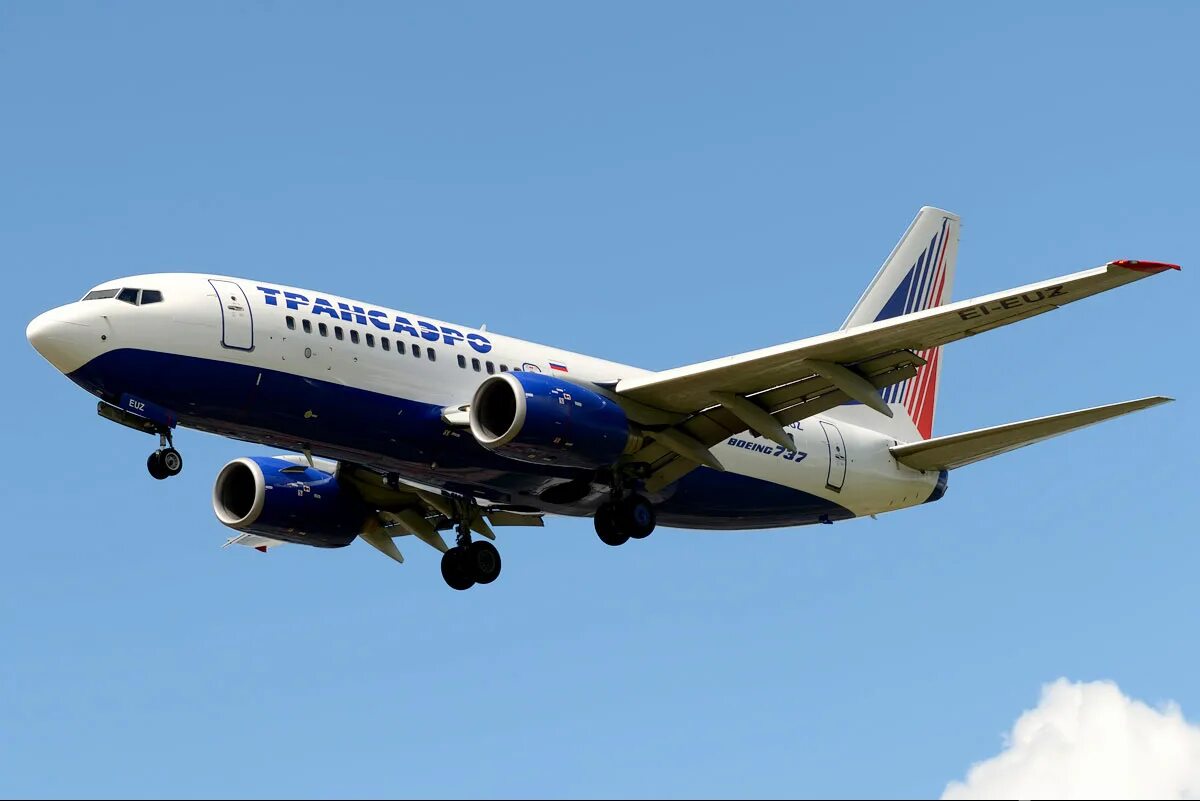 Боинг 737-700. Боинг 737 700 Трансаэро. Боинг 737700. Самолет Боинг 737-700