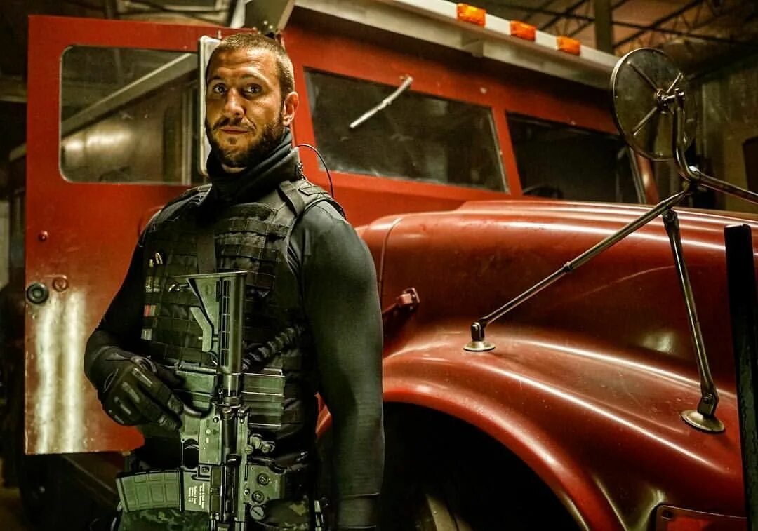 Пабло шрайбер. Just one more chapter. Kill me baby agiri. Jeremy corbyn memes. I ve finished.