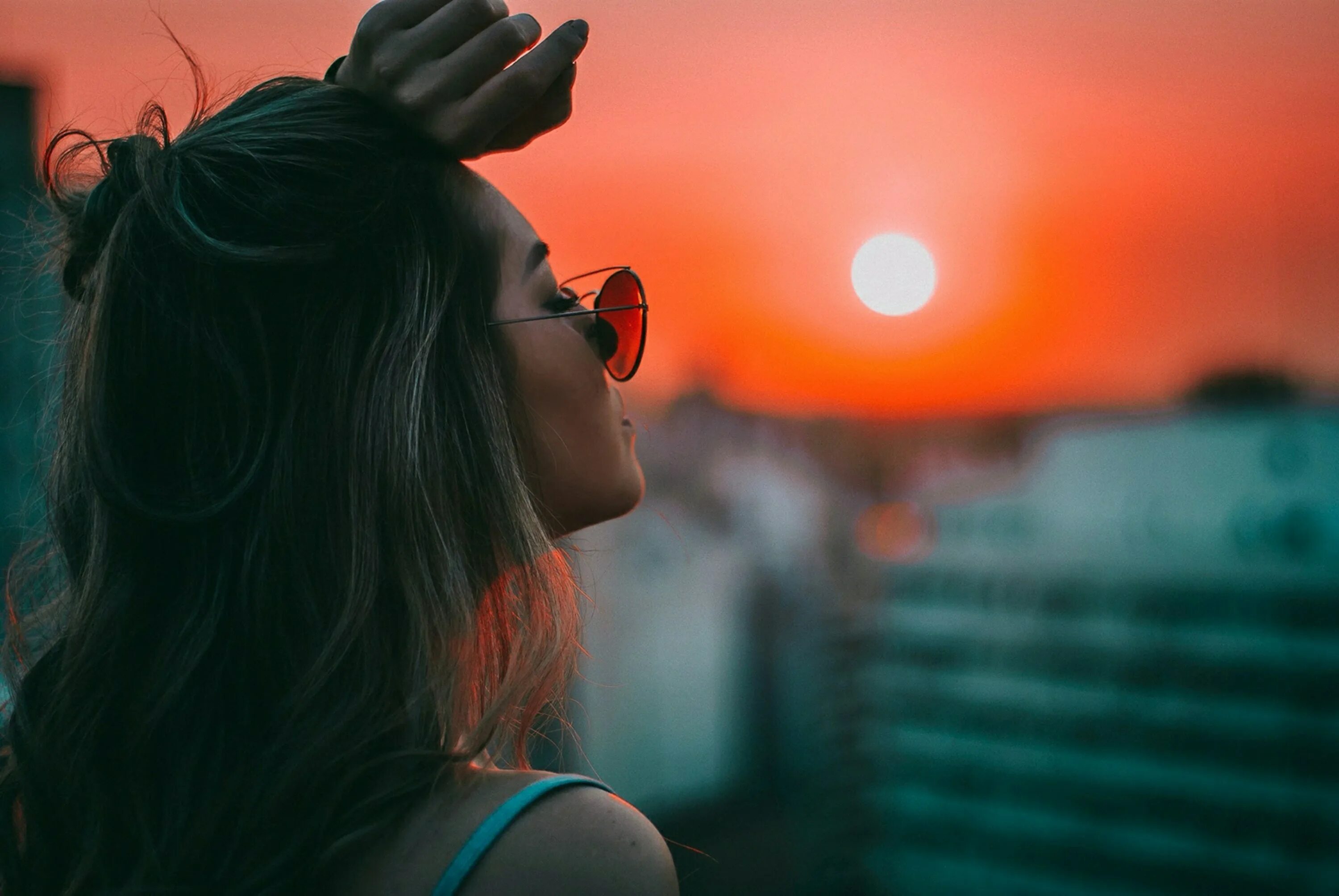 Deep picture. Девушка кайф. девушки deep. sargsyan beats. девушка в очках на закате.
