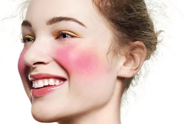 Женщина с цветами. Дети радость зима. Девушка улыбается. Румяна для лица. Девушка улыбка.