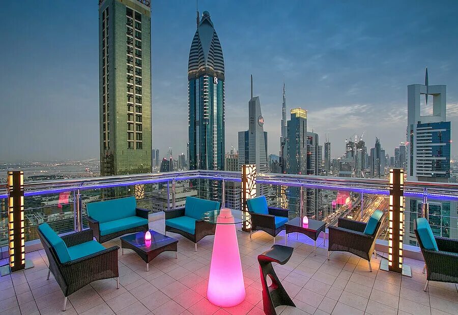 Level 43 sky lounge. Level 43 дубай. sky lounge 43 дубай. левел 43 бар в дубае. level 43 sky lounge dubai.