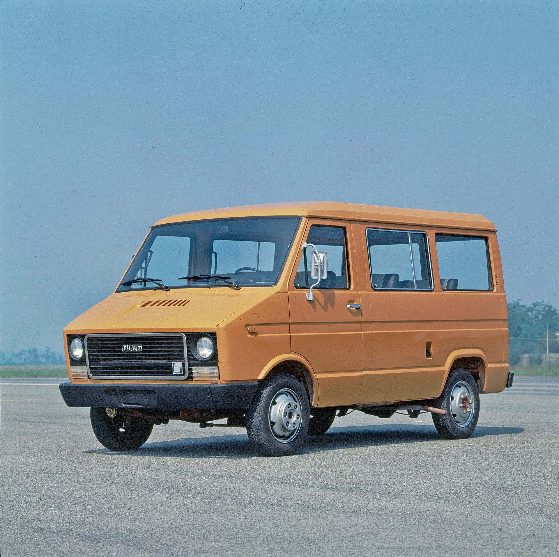 Ивеко Дейли 1. Iveco Daily 1978. Ивеко Daily 1 поколение. Iveco Fiat Daily 1.