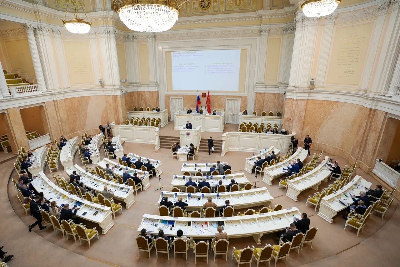 В Петербурге одобрили ежегодные выплаты ветеранам и блокадникам