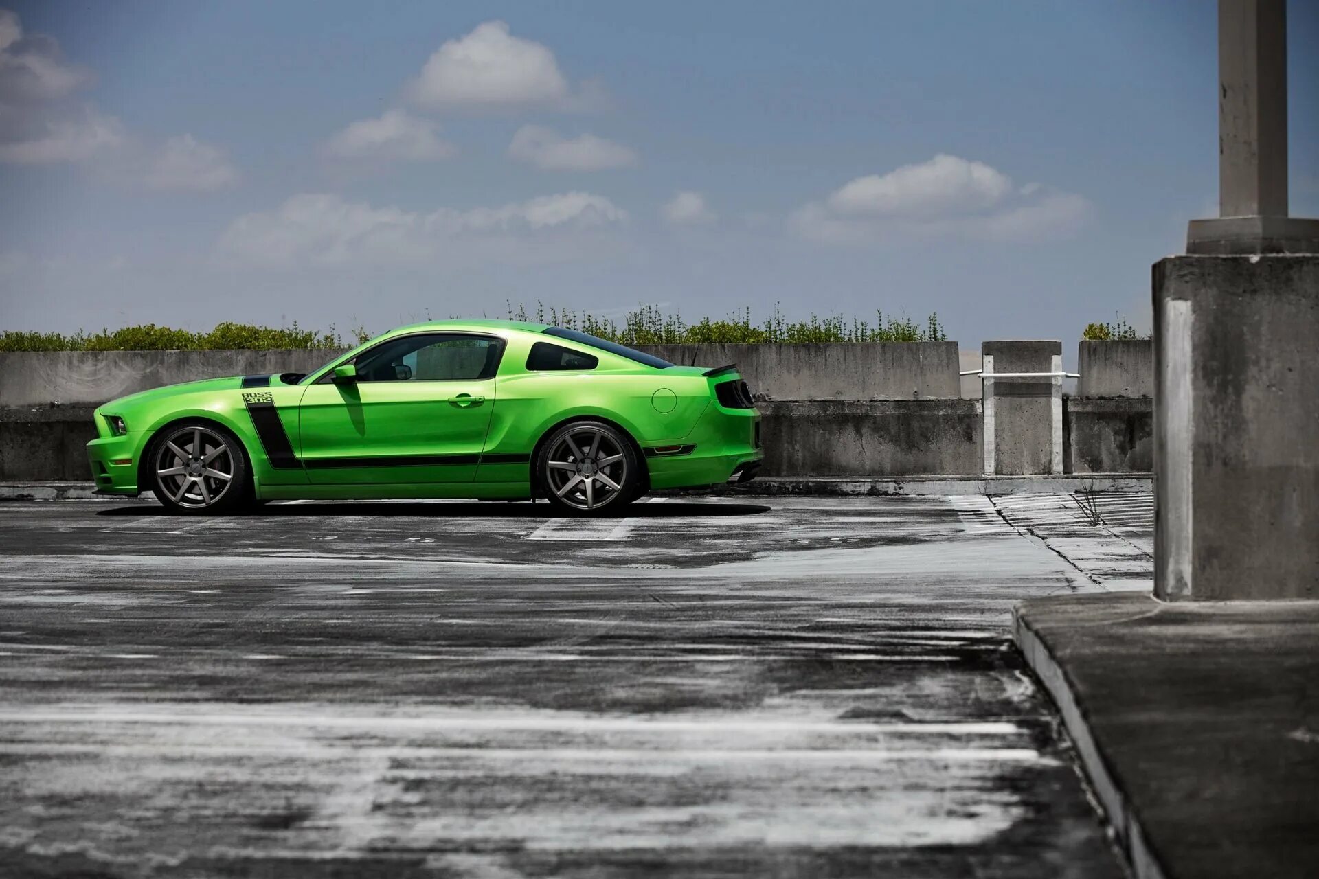 Зеленая машина фото. Ford Mustang Green. Форд Мустанг салатовый. Ford Mustang Boss 302 Green. Форд Мустанг салатового цвета.