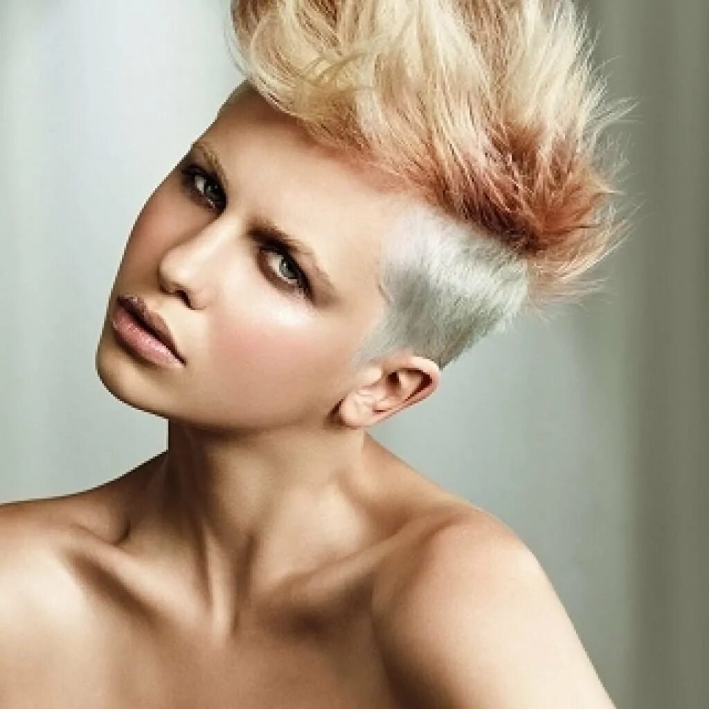 Смешные стрижки женские. Пикси андеркат. Короткая челка. Смешные короткие стрижки. Прикольные короткие стрижки.