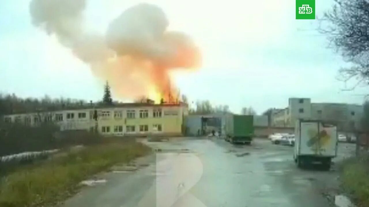 Взорвали завод в липецке. Завод эластик Рязанской области поселок Лесной взрыв. Пороховой завод Рязанская область. Взрыв на заводе в Рязанской области. Взрыв в поселке Лесной Рязанской области.