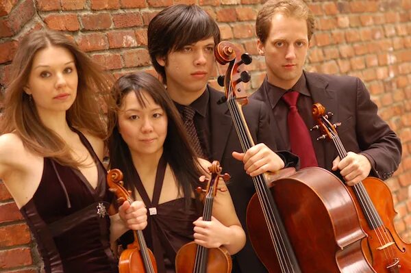 Струнный квартет адамант. Ауэр-квартет. Квартет геометрика. Дуэт квартет. Квартет испанцев.