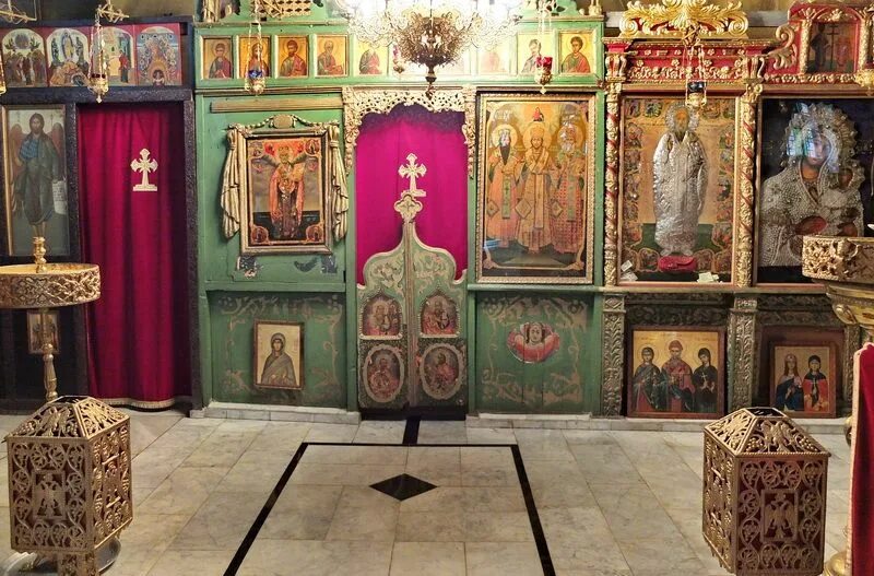 Монастырь спиридона тримифунтского. Святой спиридон тримифунтский мощи. Монастырь спиридона тримифунтского. Башмачок спиридона тримифунтского в даниловском монастыре. Мощи спиридона тримифунтского.