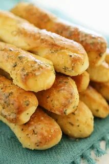 Палочки с сыром и чесноком