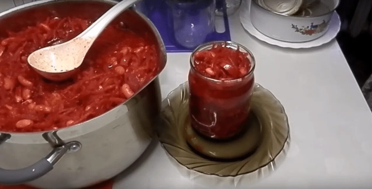 Рецепт заправки борща с фасолью на зиму. Борщ с фасолью на зиму. заготовка для борща на зиму в банках с фасолью. фасоль на борщ в банках. борщ с борщевой заправкой.