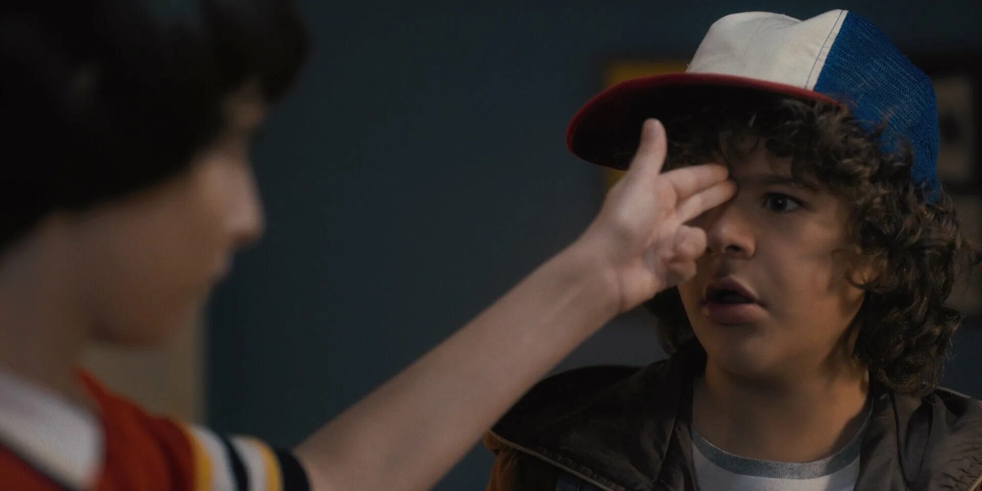 Очень странные дела 4 сезон монстр. Stranger things 4. Очень странные дела 4. Дастин очень странные дела 2 сезон. Очень странные дела 3 сезон монстр.