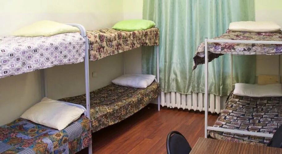 Ургпу общежитие 2. Гаражный проезд 26 общежитие. Уральский государственный педагогический университет общежитие. Хостел аэро шереметьево. Хостел на 4 человека.