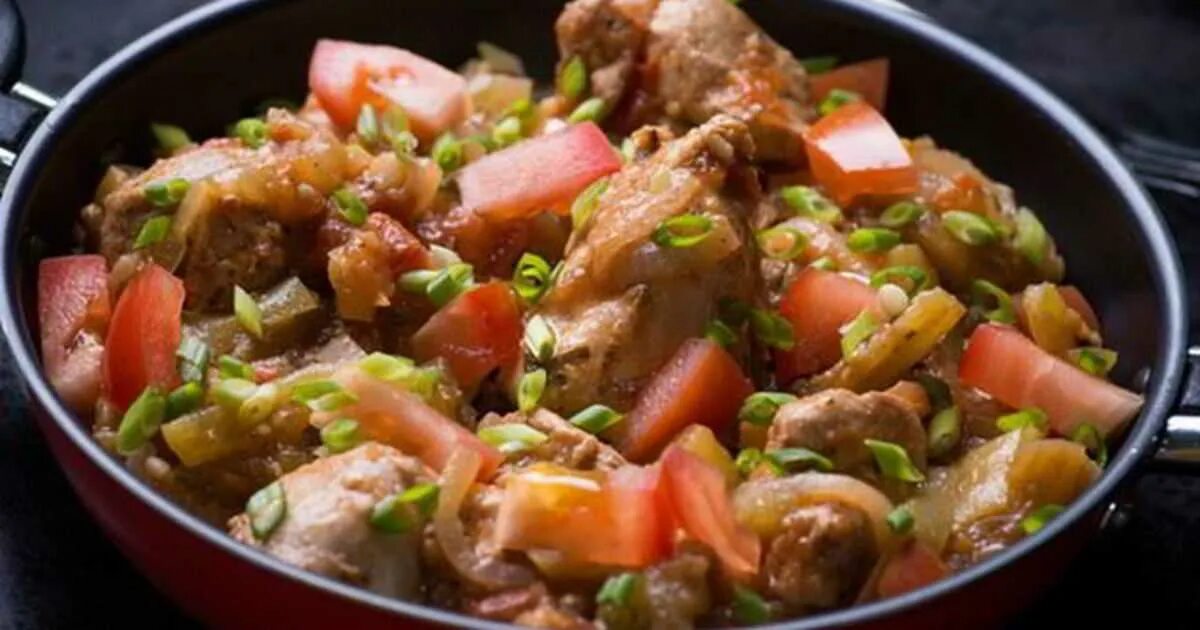Овощное рагу с окорочками. Рагу из овощей с куриным филе. Рагу с куриным филе. Рагу с курицей и овощами. Овощное рагу с грудкой.
