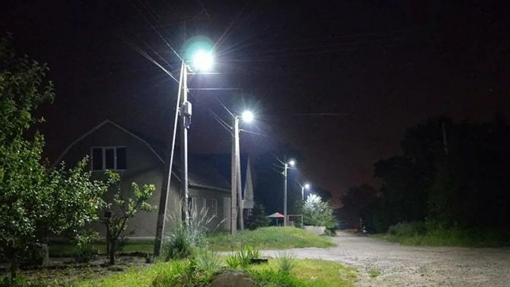 Уличное освещение в снт. Уличное освещение. Освещение дороги снт. Уличное освещение в поселке. Уличное освещение.