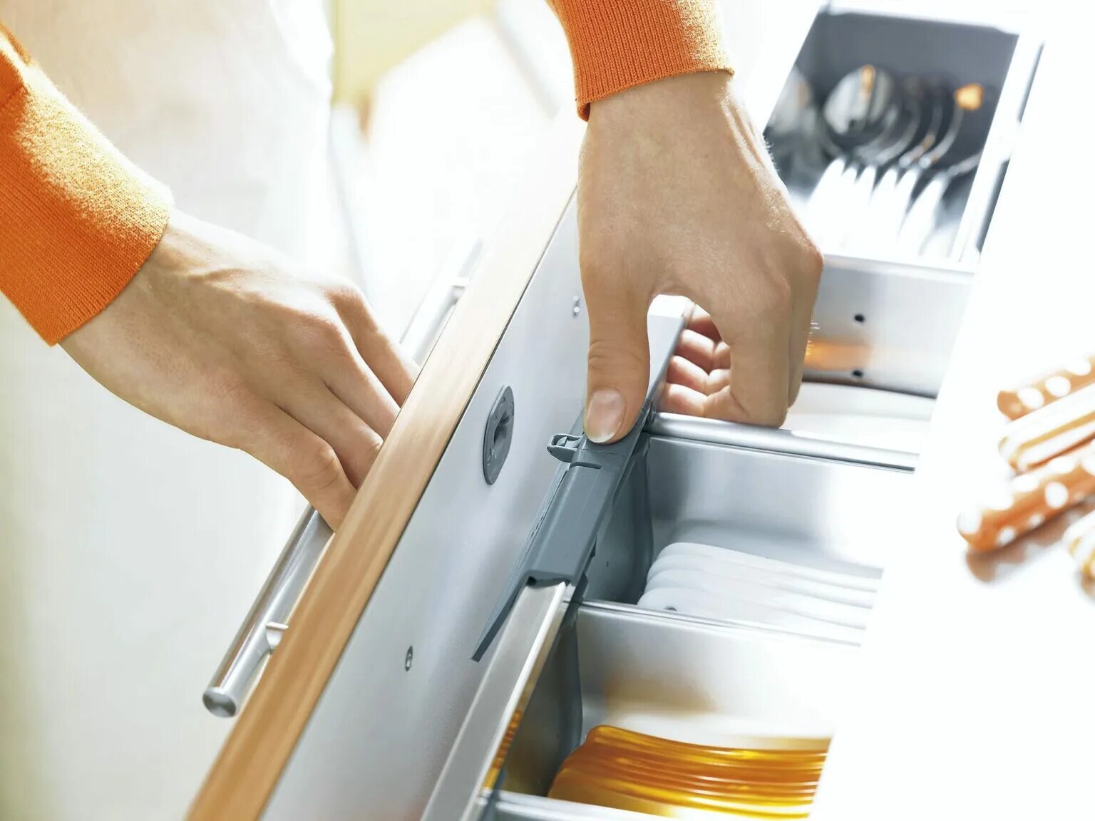 Blum instagram. Zif.80m7 blum. ящик тандембокс blum. внутренний ящик тандембокс blum. ручка поводок blum.
