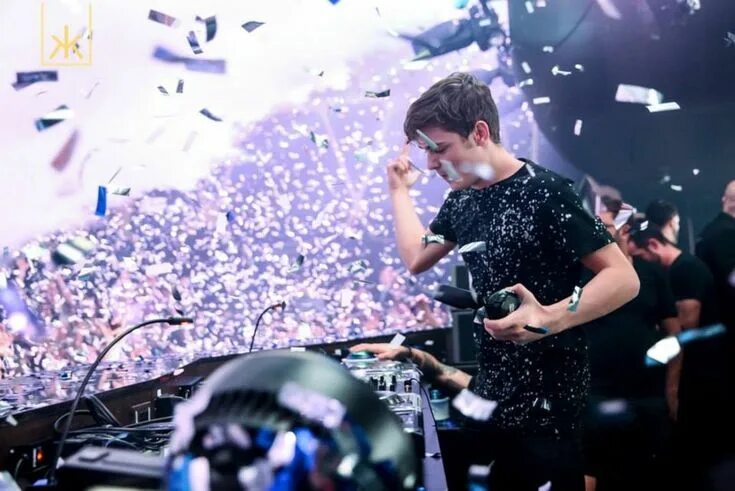 Chainsmokers record