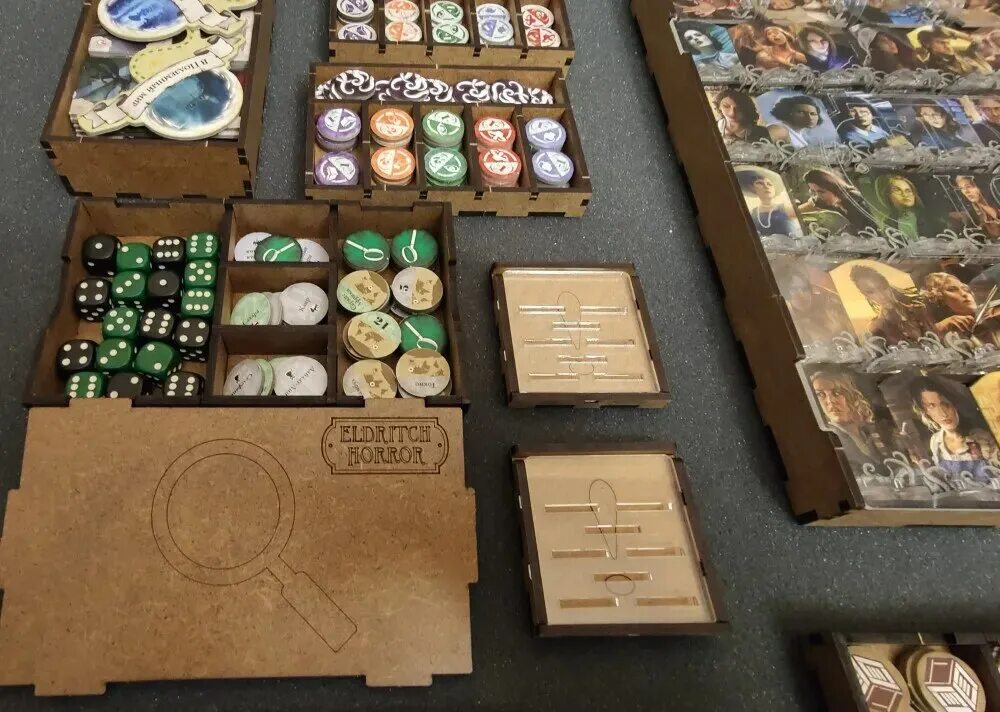 Органайзер древний ужас с дополнениями. Органайзер для древнего ужаса. Древний ужас игра коробка. Древний ужас коробка. Органайзер для настольной игры древний ужас.