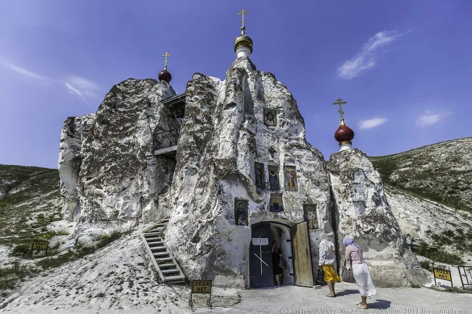 Белогорье монастырь Воронежская. Белогорье. Белогорский Воскресенский монастырь. Белогорский мужской монастырь Белогорье Воронежской области. Белогорский Воскресенский пещерный монастырь. Как называются святые места