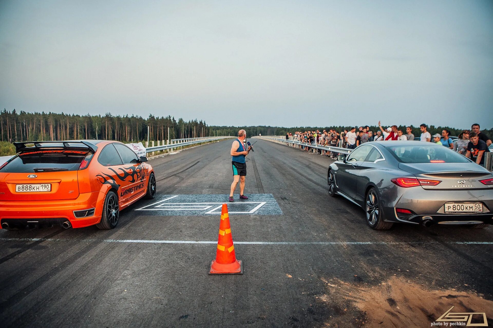Воронов рейсинг тим. Гоночная жизнь. Трек гоночный. Гонки на машинах в реальной жизни. Дрифтинг наскар.