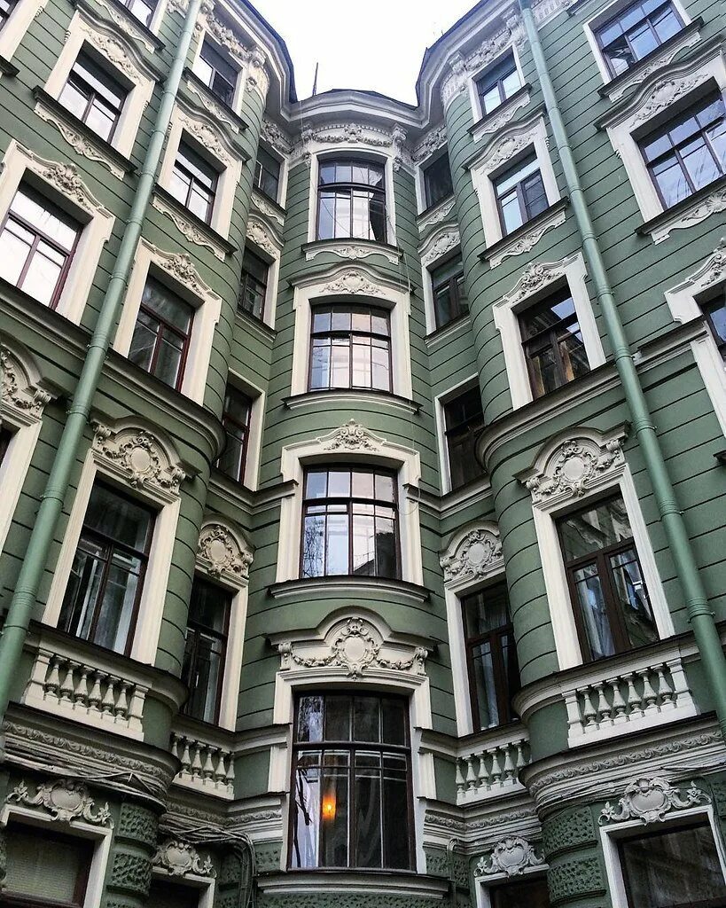 Дом 33 1 петербург. Доходный дом колобовых санкт-петербурге. доходный дом колобовых. ул. ленина, 8.. доходный дом купцов колобовых. доходный дом в санкт-петербурге братьев колобовых.