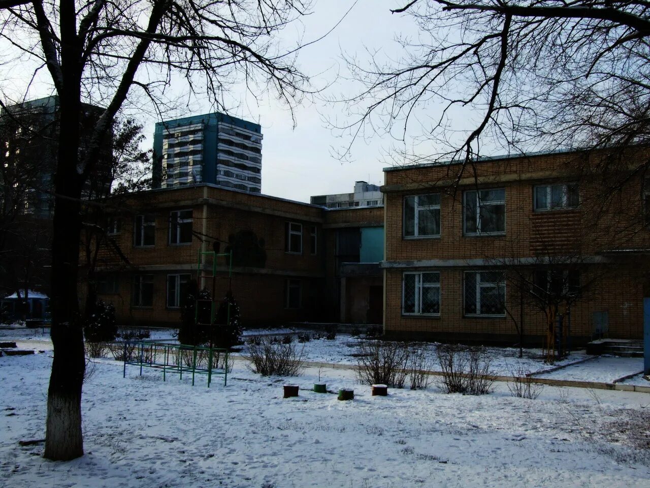 Волгодонск школа 14 интернат номер. Интернат 14 волгодонск. Интернат 14 волгодонск. Учитель истории в интернате в алагире. Школа интернат.