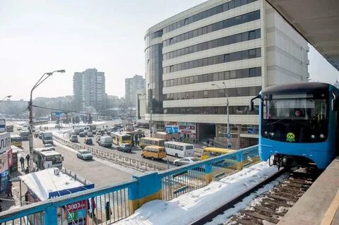 Станция метро левобережная