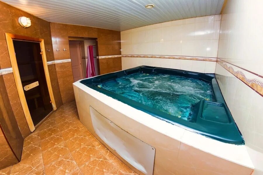 Бани хабаровска с ценами с бассейном. Сауна гавань южно-сахалинск. Баня в матвеевке хабаровск. Royal сауны хабаровск. Сауна аквамарин салават.