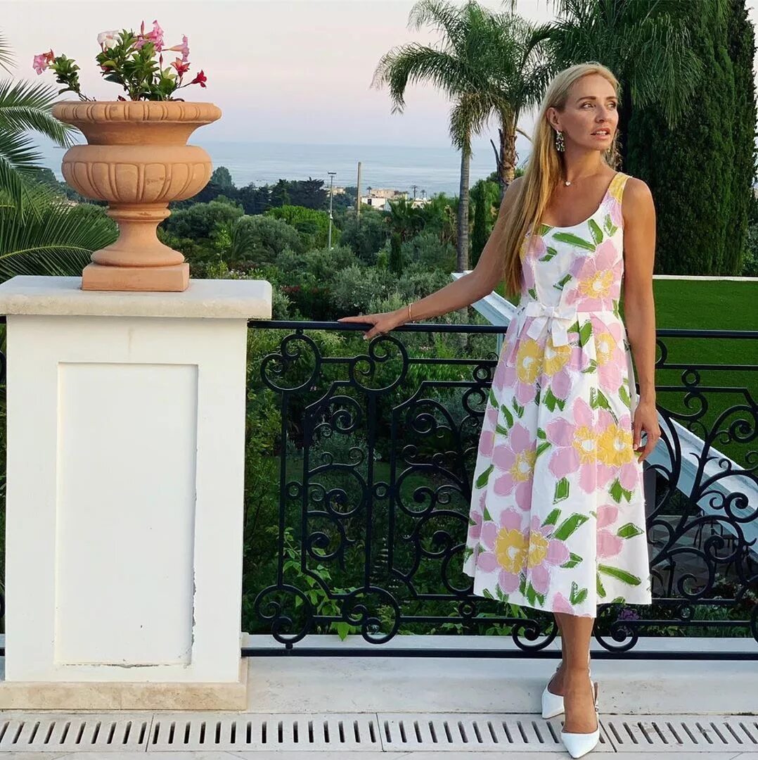 Навка с сестрой фото. Навка фото 2023. Татьяна навка фото. Татьяна навка. Татьяна навка 2022.