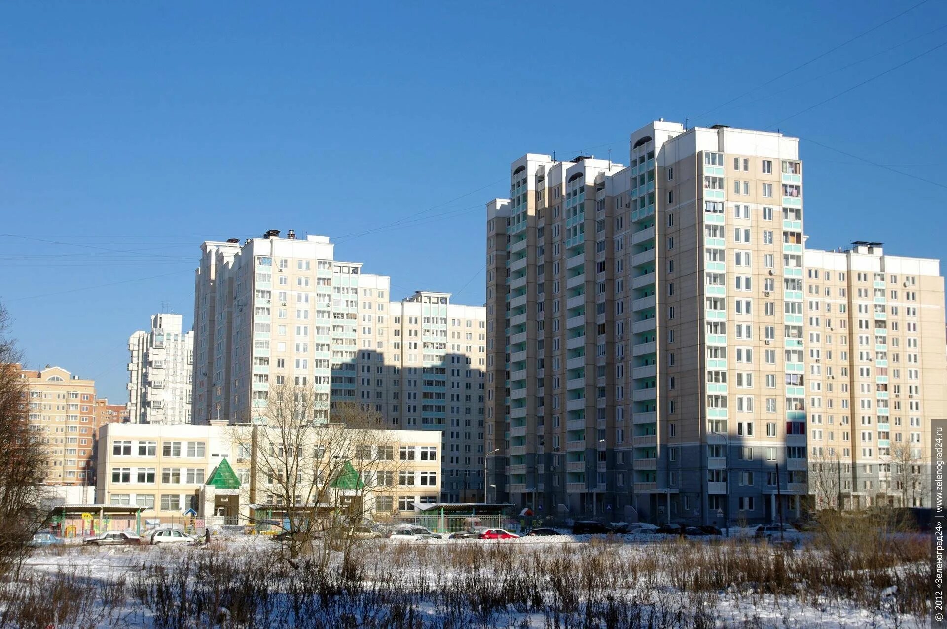 Зеленоград 14 микрорайон. 15 16 микрорайон зеленоград. Район новое крюково зеленоград. Микрорайон зеленый бор зеленоград. Корп 826 зеленоград.