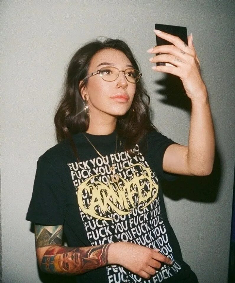 Нигора девушка скриптонита. Скриптонит жена. Абдиганиева нигора камилжановна. Скриптонит и его девушка 2020. Скриптонит и его девушка 2020.