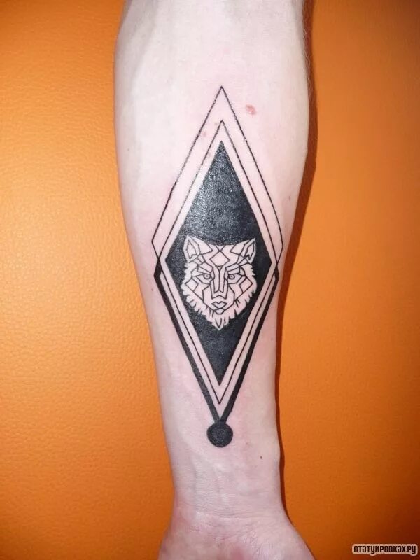 тату геометрические фигуры. тату с геометрией женские. тату ромб. наколка в виде ромбиков. тату кристалл.