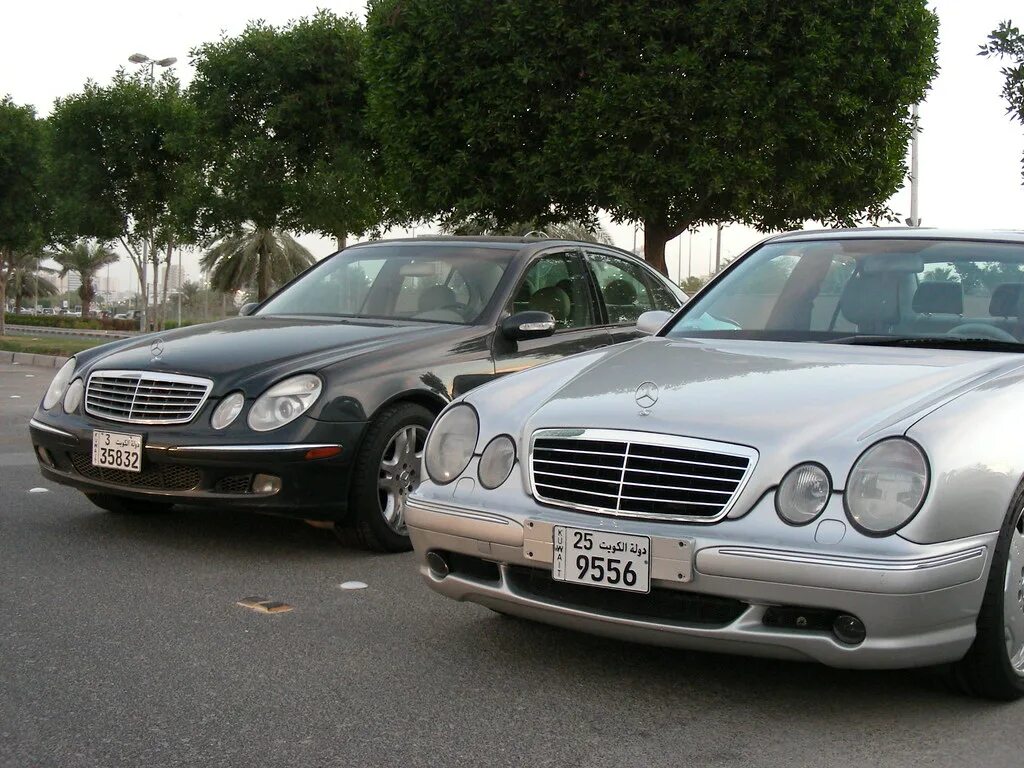 Купить 210 руб. Мерседес 210 и 211. Mercedes-Benz w211 w210. Мерседес Бенц 211 кузов. Mercedes 210 vs Mercedes 211.