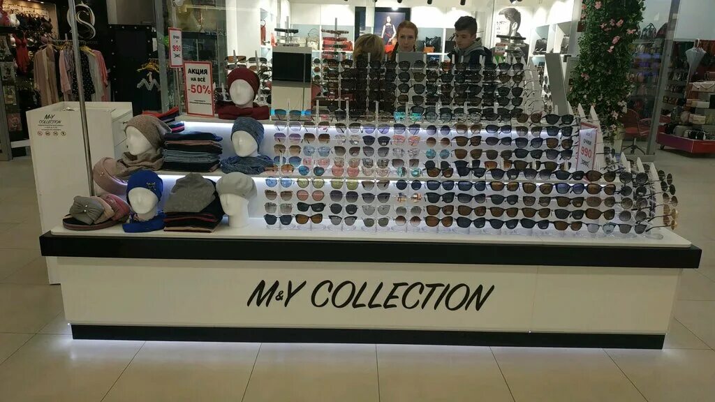 Collection y. M&Y collection. Островок с головными уборами. M&Y collection очки. Островок в меге с солнцезащитными очками Химки.