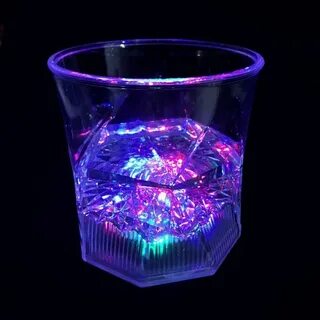 Светящиеся стаканы