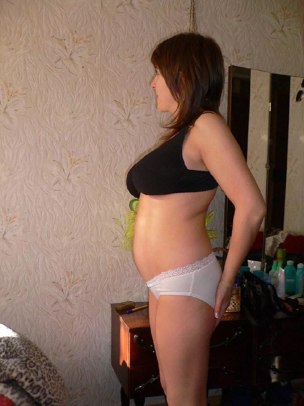 Фото живота. Живот на 12 неделе беременности. Беременный живот 13 недель. Беремености живо. Живот.