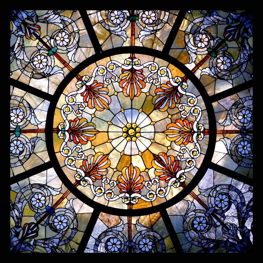 Витраж изо. Витраж особенности. Витраж особенности. Типы витражей. Витраж городской пейзаж.