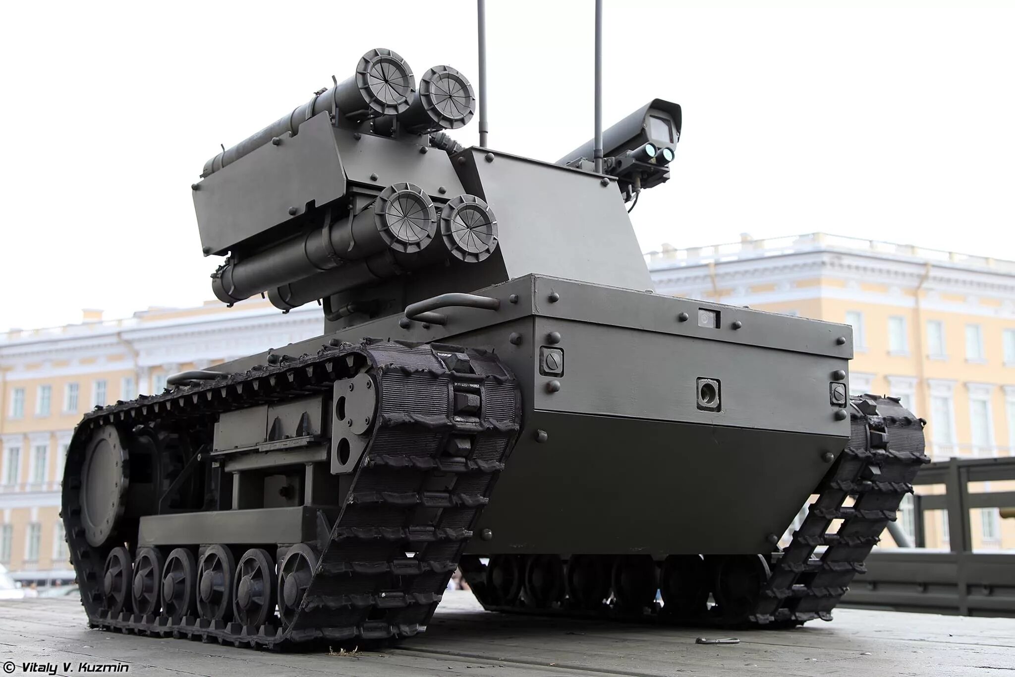 Боевой робот maars. Роботизированные комплексы "платформа-арго". М робот. Робототехнический комплекс (ртк) «кунгас». Роботизированный комплекс м-81.